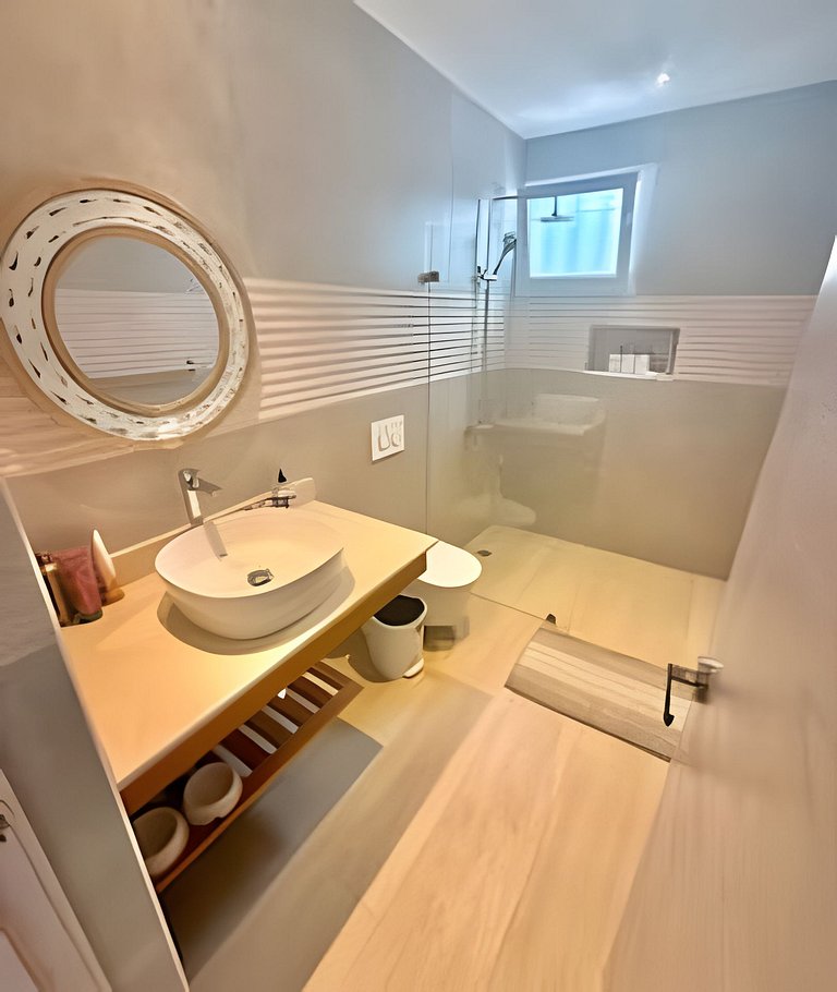 Lake Garden villa with pool by Advantage Club .