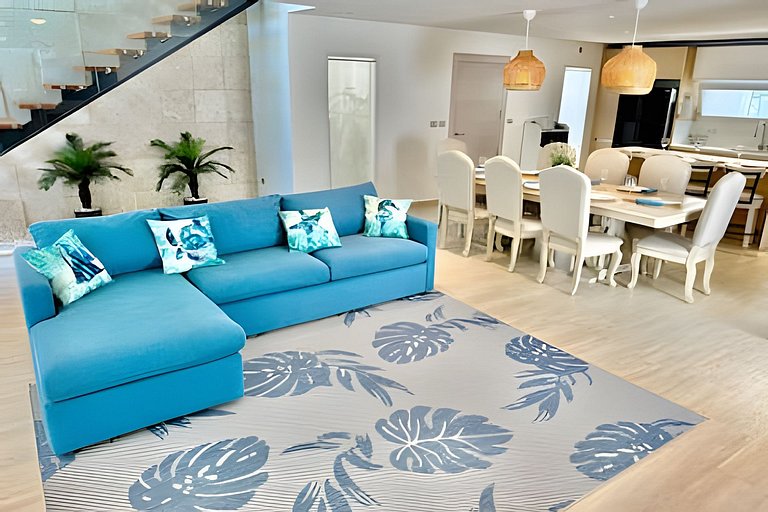 Pineapple Serenity House by Advantage Club