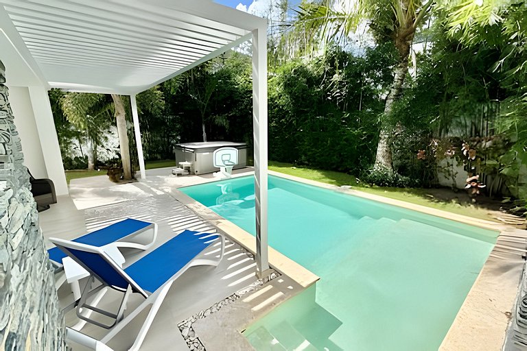 Pineapple Serenity House by Advantage Club