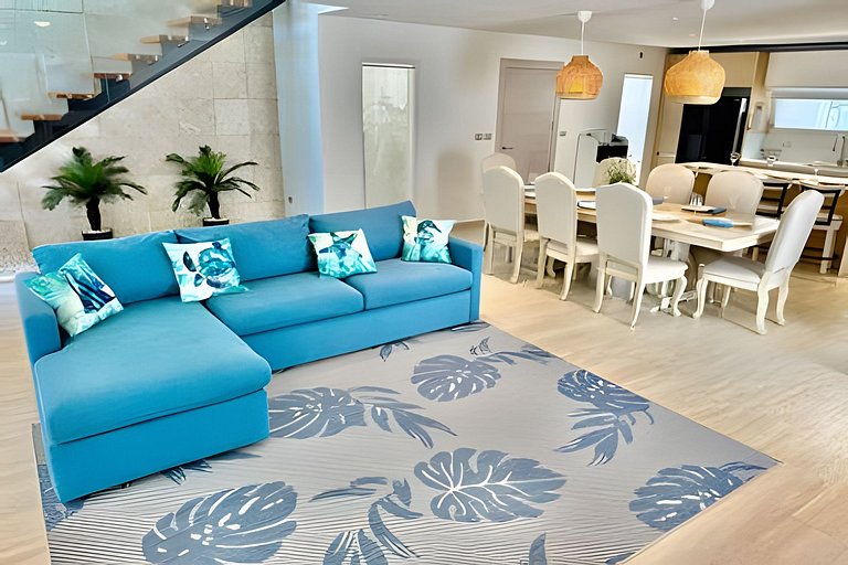 Pineapple Serenity House by Advantage Club