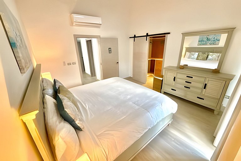 Pineapple Serenity House by Advantage Club