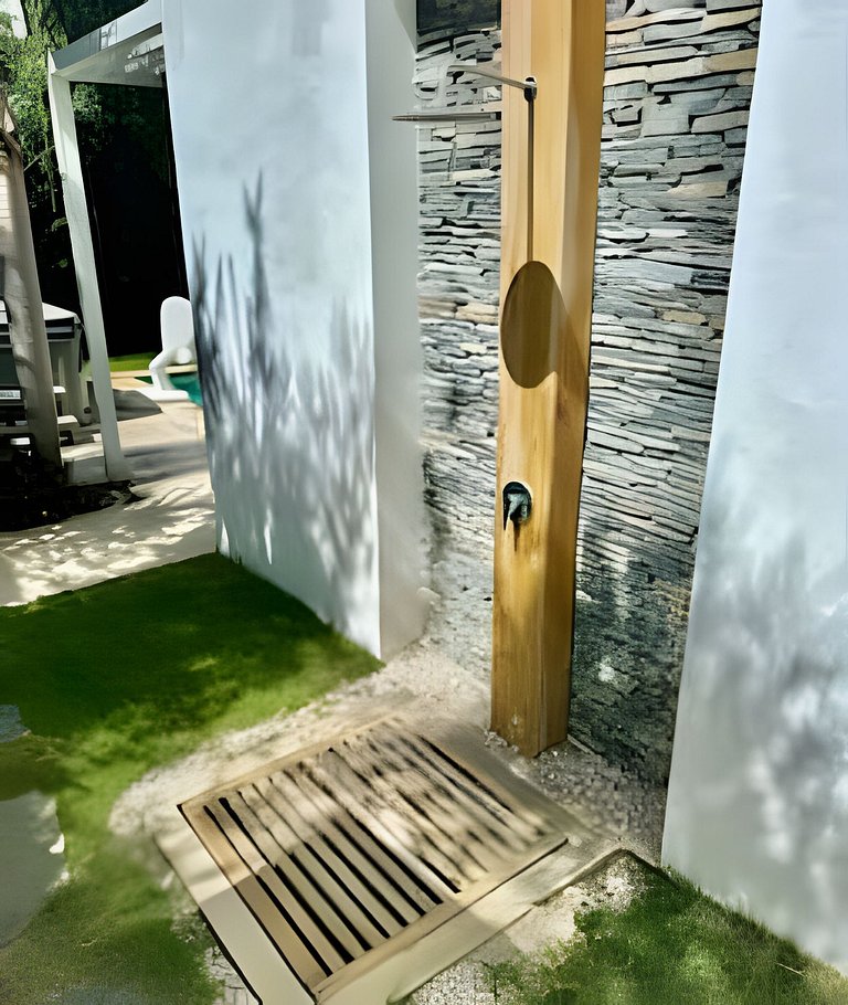 Pineapple Serenity House by Advantage Club