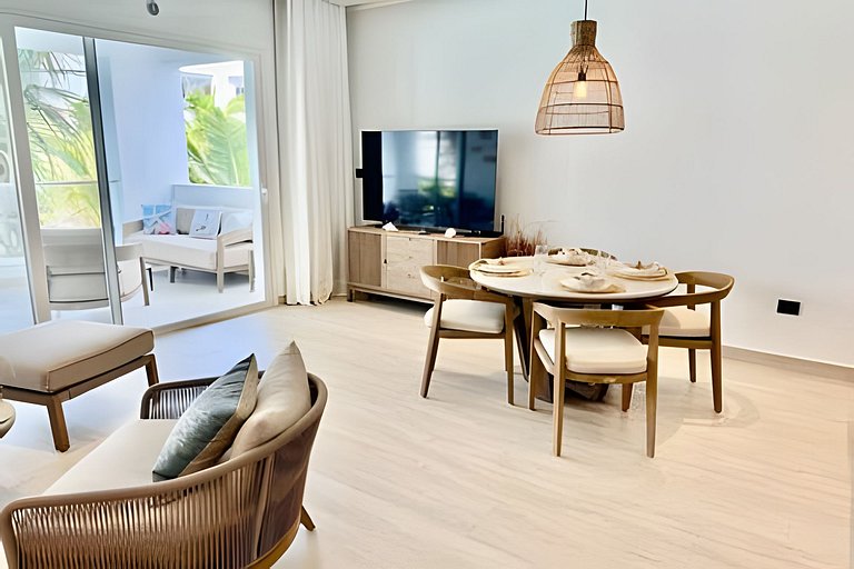 Aqua Esmeralda t203 by Advantage club.