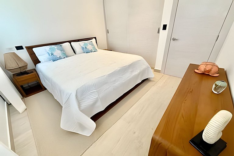 Aqua Esmeralda t203 by Advantage club.