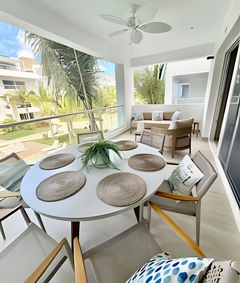 Aqua Esmeralda t203 by Advantage club.